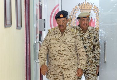 القائد العام لقوة دفاع البحرين يتفقد إحدى وحدات قوة دفاع البحرين