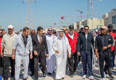 بالصور: نائب رئيس مجلس الوزراء يفتتح ممشى مدينة زايد