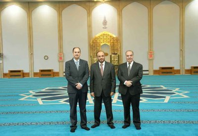 وزير العدل والشؤون الإسلامية والأوقاف يزور المركز الثقافي الإسلامي في لندن