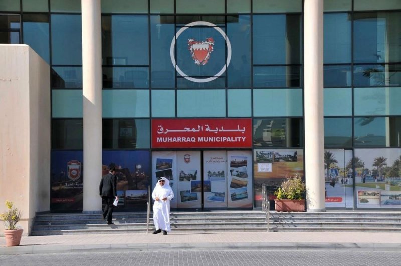 بلدية المحرق تتخذ الإجراءات الإدارية والقانونية على المخالفين