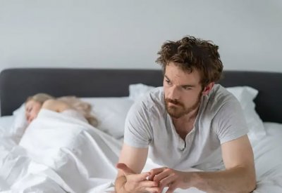 إذا كنت تعاني الاستتيقاظ ليلاً.. إليك الأسباب والحل