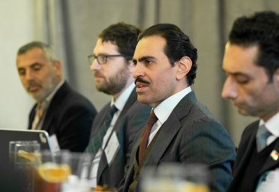 سفير مملكة البحرين لدى أميركا يشارك بمناقشة طاولة مستديرة