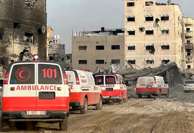 إسرائيل تعتقل 200 شخص خلال مداهمة مجمع ناصر الطبي