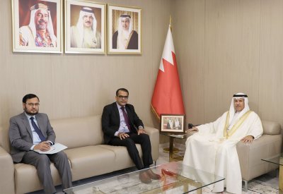 وكيل وزارة الداخلية لشؤون الجنسية والجوازات والإقامة يستقبل سفير جمهورية باكستان لدى البحرين