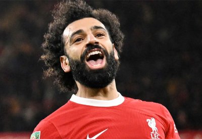 رسميا.. صلاح يغيب عن أول مباراة نهائية له بقميص الريدز