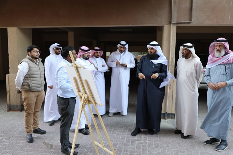 رئيس "الأوقاف السنية" يتفقد سير العمل بمشروع برج "أم الحصم ريزدانس"