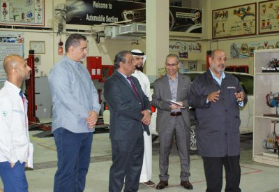 "التربية" تبحث مع قطاع صناعة السيارات تطوير مخرجات التعليم الفني والمهني