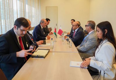 وزير الخارجية يجتمع مع نائب رئيس الوزراء وزير الخارجية وشؤون المغتربين بالمملكة الأردنية الهاشمية