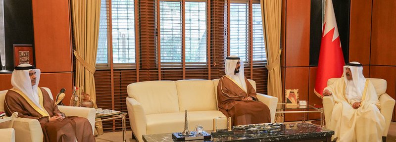 وزير الديوان الملكي يستقبل سفير دولة الإمارات العربية المتحدة الشقيقة