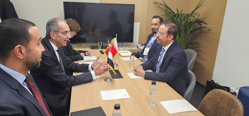 وزير المواصلات والاتصالات يلتقي نظيره المصري على هامش المؤتمر العالمي للاتصالات المتنقلة ببرشلونة