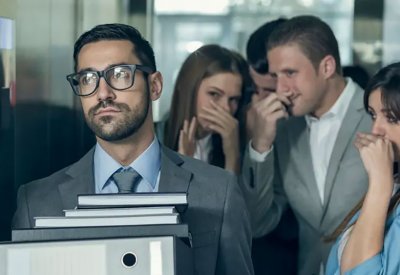 أبرزها روائح الفم والعرق والقدمين.. نصائح للتغلب على مشاكل صحية مسكوت عنها