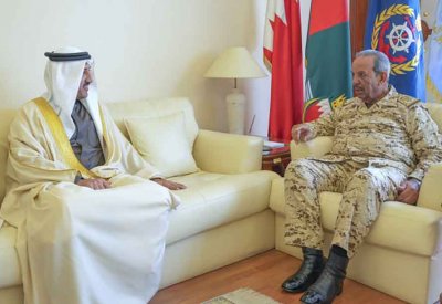 القائد العام لقوة دفاع البحرين يستقبل الدكتور الشيخ عبدالله بن أحمد آل خليفة