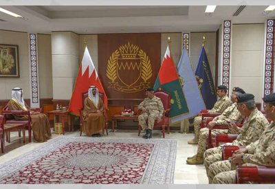 القائد العام لقوة دفاع البحرين يستقبل سفير دولة الإمارات لدى مملكة البحرين بمناسبة تعيينه