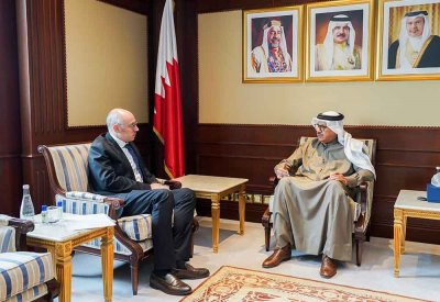 وزير الخارجية يستقبل سفير أوكرانيا لدى مملكة البحرين والمقيم في أبوظبي