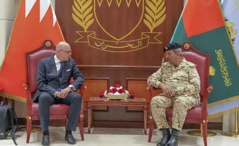 القائد العام لقوة دفاع البحرين يستقبل سفير جمهورية ليتوانيا لدى مملكة البحرين والمقيم في دولة الإمارات