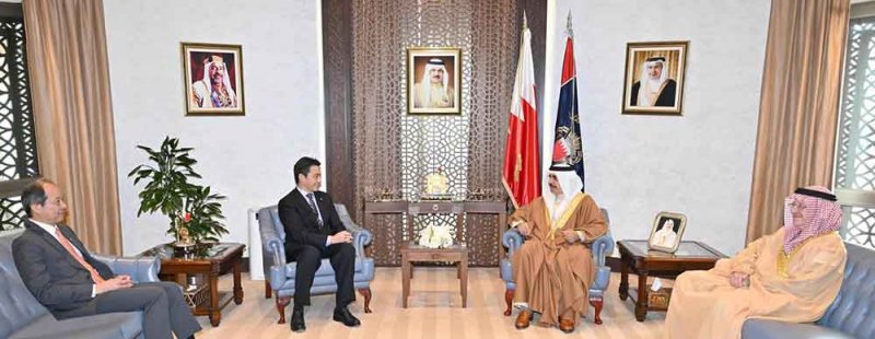 معالي وزير الداخلية يبحث علاقات التعاون الأمني خلال لقائه القنصل الفخري للبحرين في هونج كونج