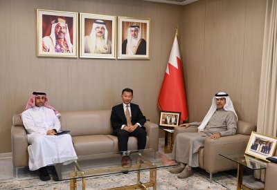 وكيل "الجنسية" يبحث مع "طيران الخليج" التسهيلات والخدمات المقدمة للمسافرين