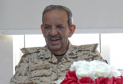 القائد العام لقوة دفاع البحرين يجتمع مع عدد من كبار ضباط قوة دفاع البحرين