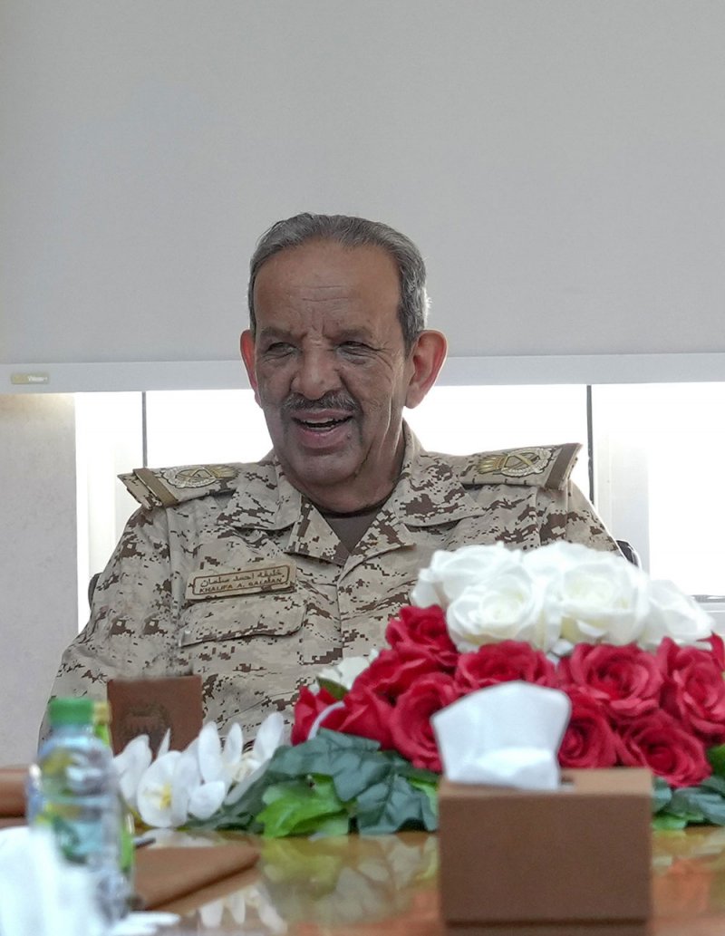 القائد العام لقوة دفاع البحرين يجتمع مع عدد من كبار ضباط قوة دفاع البحرين