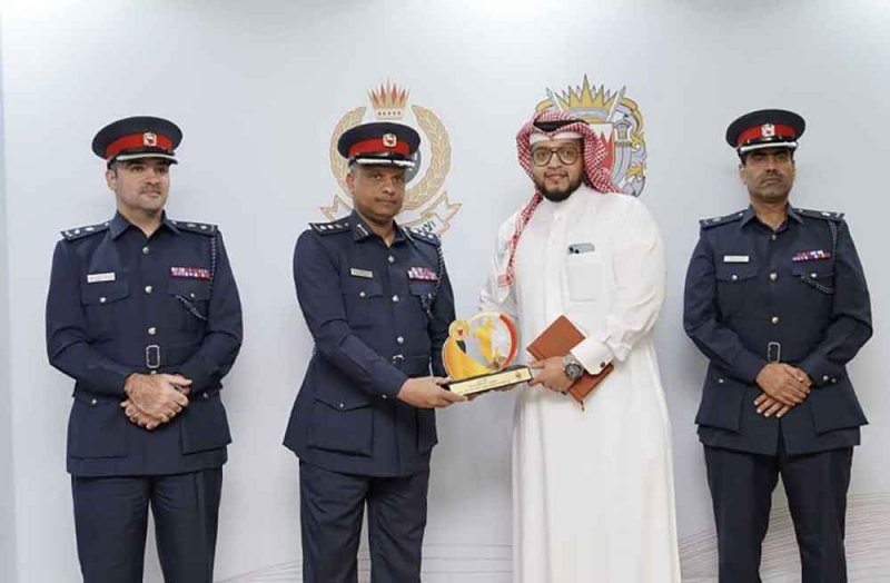 الإدارة العامة للمرور تكرم عددا من السواق المثاليين