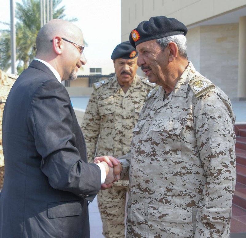 القائد العام لقوة دفاع البحرين يستقبل نائب مساعد وزير الدفاع الأميركي للشرق الأوسط‎