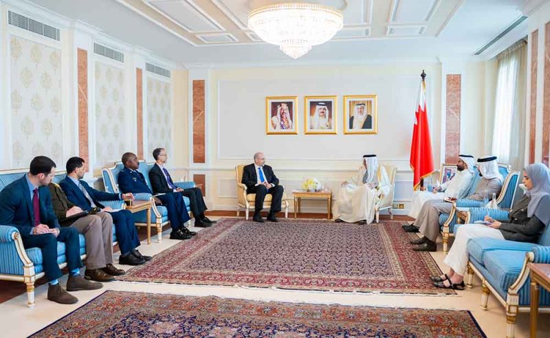 وزير الخارجية يستقبل نائب مساعد وزير الدفاع الأمريكي لشؤون الشرق الأوسط