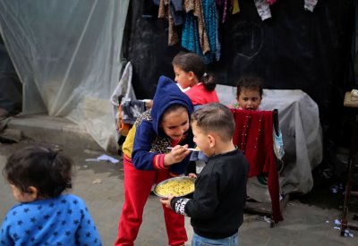 بعد حديث بايدن.. بدء الاستعدادات لإرسال مساعدات إلى غزة بحرا