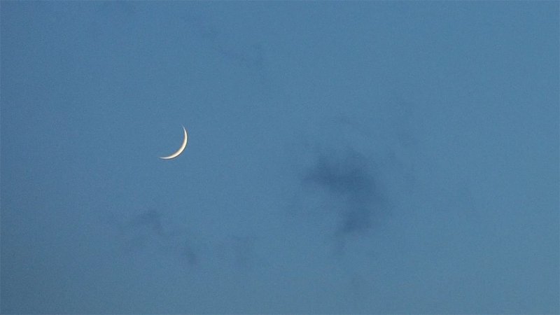 السعودية تدعو إلى تحري رؤية هلال شهر رمضان الأحد