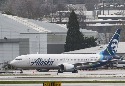 بوينغ تعلق على جدل "737 ماكس 9".. وقصة قابس الباب