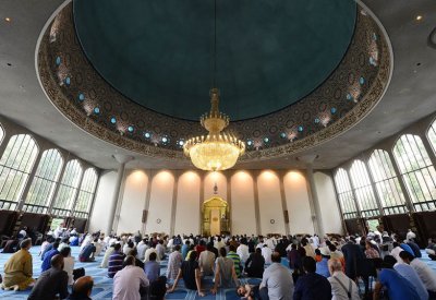بريطانيا تخصّص 117 مليون استرليني لحماية الجالية المسلمة