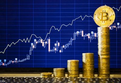 البتكوين يسجل سعرا قياسيا جديدا يتجاوز 72 ألف دولار