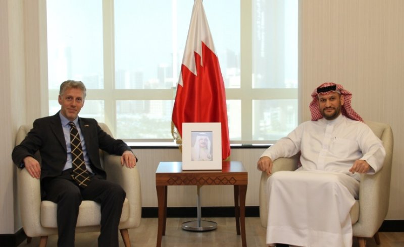 الرئيس التنفيذي لهيئة تنظيم سوق العمل يستقبل السفير البريطاني