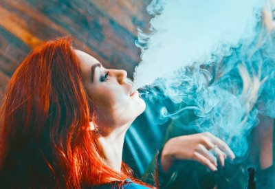 مخدرات بداخل "Vape" تجر طالب جامعي للسجن 10 سنوات