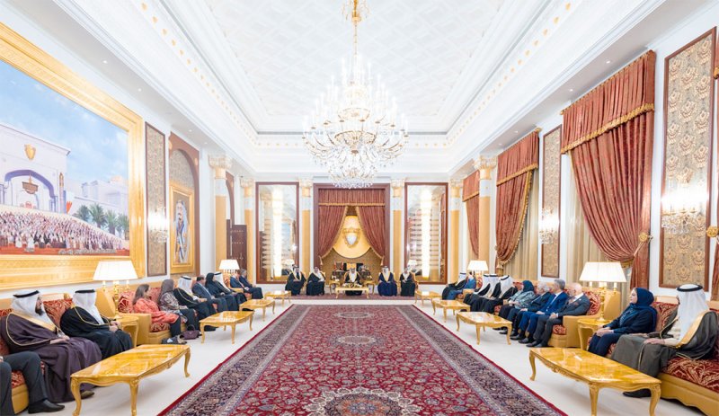 جلالة الملك المعظم يستقبل رئيسي مجلسي الشورى والنواب ونواب الرئيسين ورؤساء اللجان لتقديم التهاني بحلول شهر رمضان المبارك