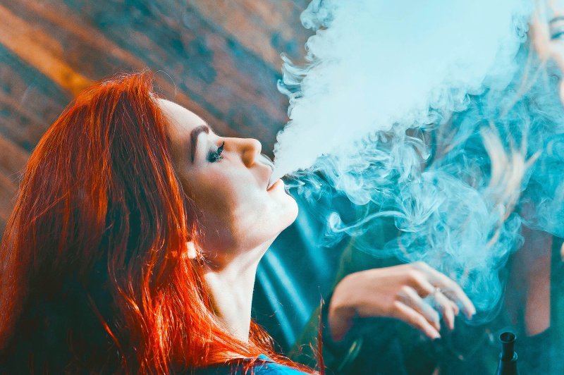مخدرات بداخل "Vape" تجر طالب جامعي للسجن 10 سنوات
