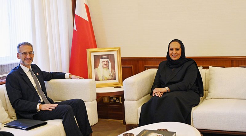 وزيرة الإسكان والتخطيط العمراني تستقبل سفير الولايات المتحدة الأمريكية لدى مملكة البحرين