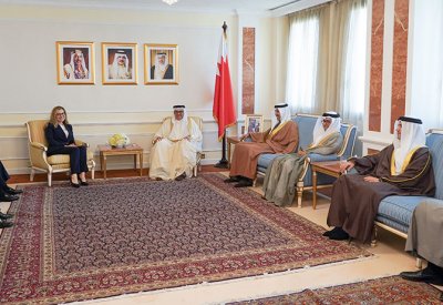 وزير الخارجية يستقبل سفير الجمهورية الإيطالية لدى مملكة البحرين بمناسبة انتهاء فترة عملها