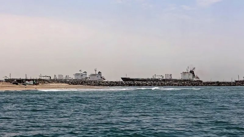 صاروخ باليستي حوثي أطلق نحو خليج عدن.. ولا أضرار