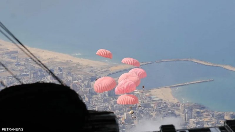 الجيش الأردني ينفذ 5 إنزالات جوية إغاثية على شمال غزة