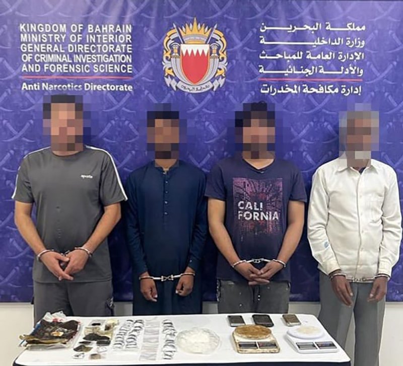 بالصور.. القبض على عددا من الأشخاص بحوزتهم 5 كيلوجرام من المواد المخدرة تبلغ قيمتها حوالي 83 ألف دينار