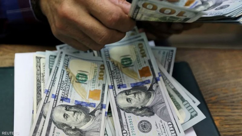 الدولار يتجه لإنهاء سلسلة خسائر استمرت ثلاثة أسابيع