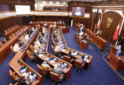 الشورى يقر قانوناً بتوحيد جهة إصدار تراخيص الأدوية في البحرين