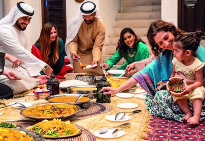 رمضان في دبي.. عامرٌ بالتقاليد والسعادة