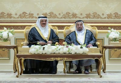 حاكم إمارة الشارقة يستقبل سفير مملكة البحرين لدى دولة الإمارات العربية المتحدة