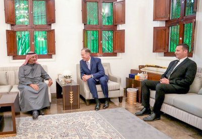 القائد العام لقوة دفاع البحرين يستقبل قائد القوات البحرية بالقيادة المركزية الأمريكية قائد الأسطول الخامس