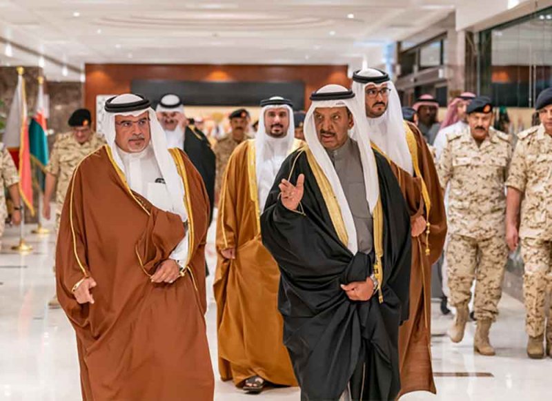ولي العهد نائب القائد الأعلى للقوات المسلحة رئيس مجلس الوزراء يؤكد على ما وصلت إليه قوة دفاع البحرين من جاهزية واحترافية عالية