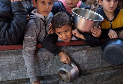 بريطانيا: نحو ألفي طن مساعدات غذائية دخلت غزة عبر الأردن