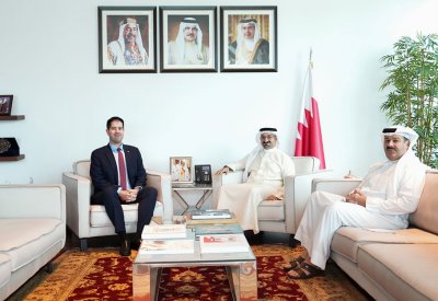 وزير الصناعة والتجارة يستقبل سفير جمهورية باراغوي لدى مملكة البحرين والمقيم في أبوظبي