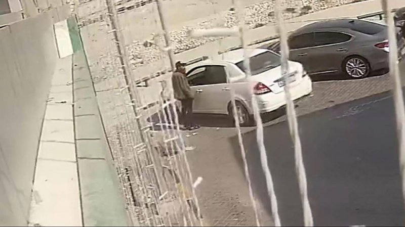 "شرطة الشمالية": القبض على شخص لسرقته مبالغ مالية وبطاقات ائتمانية من عدة مركبات