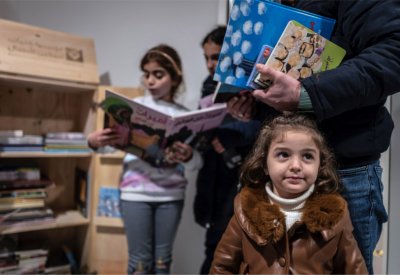 هكذا غيرت الكتب العربية حياة الأطفال اللاجئين والمكفوفين